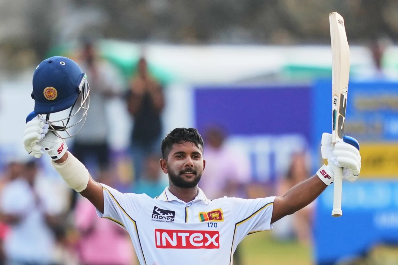 சோனல் தினுஷாவுக்கு ICC Men’s Player of the Month விருது